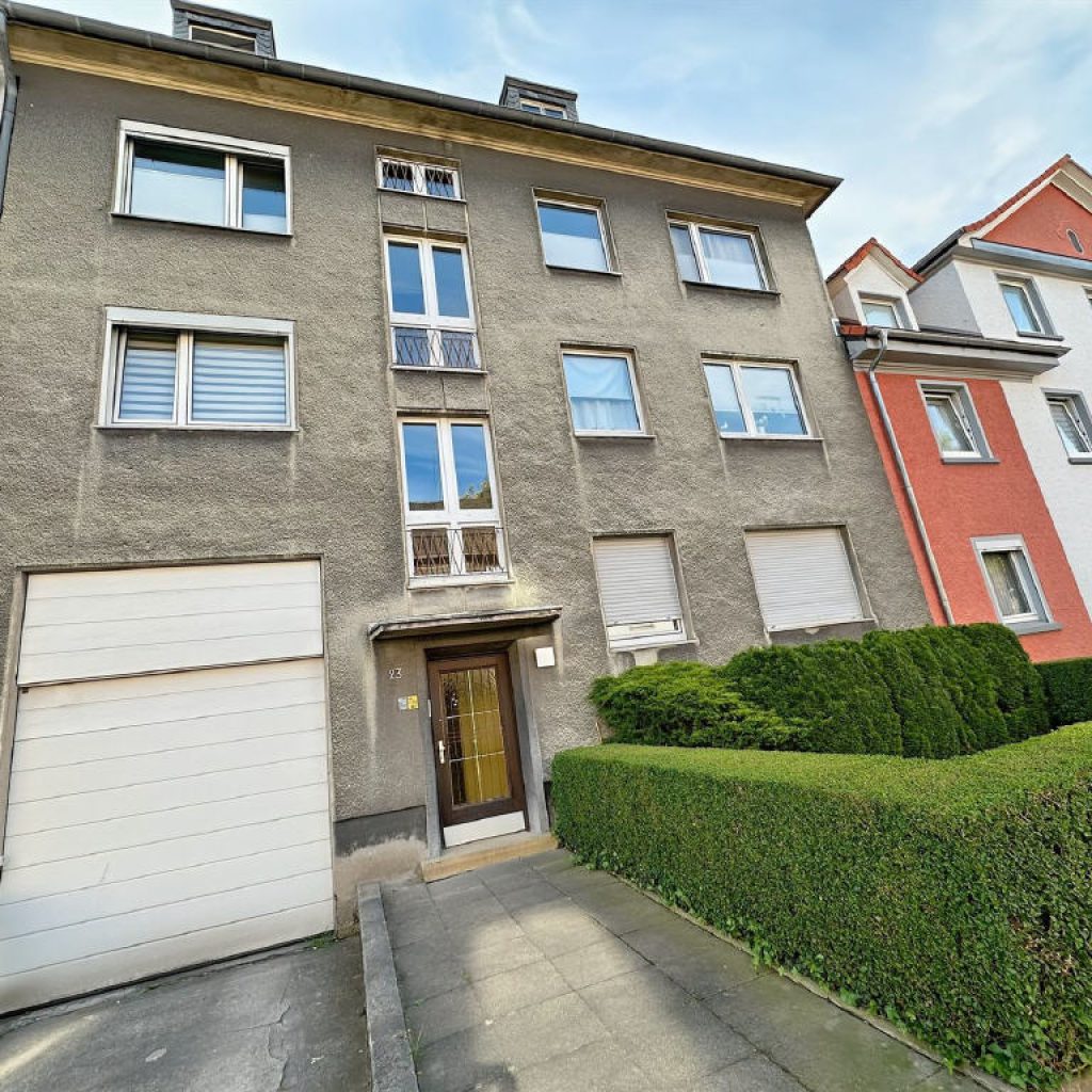 INVESTITIONSCHANCE IN DO-HÖRDE MIT AUSBAUPOTENTIAL UND GARAGENHOF