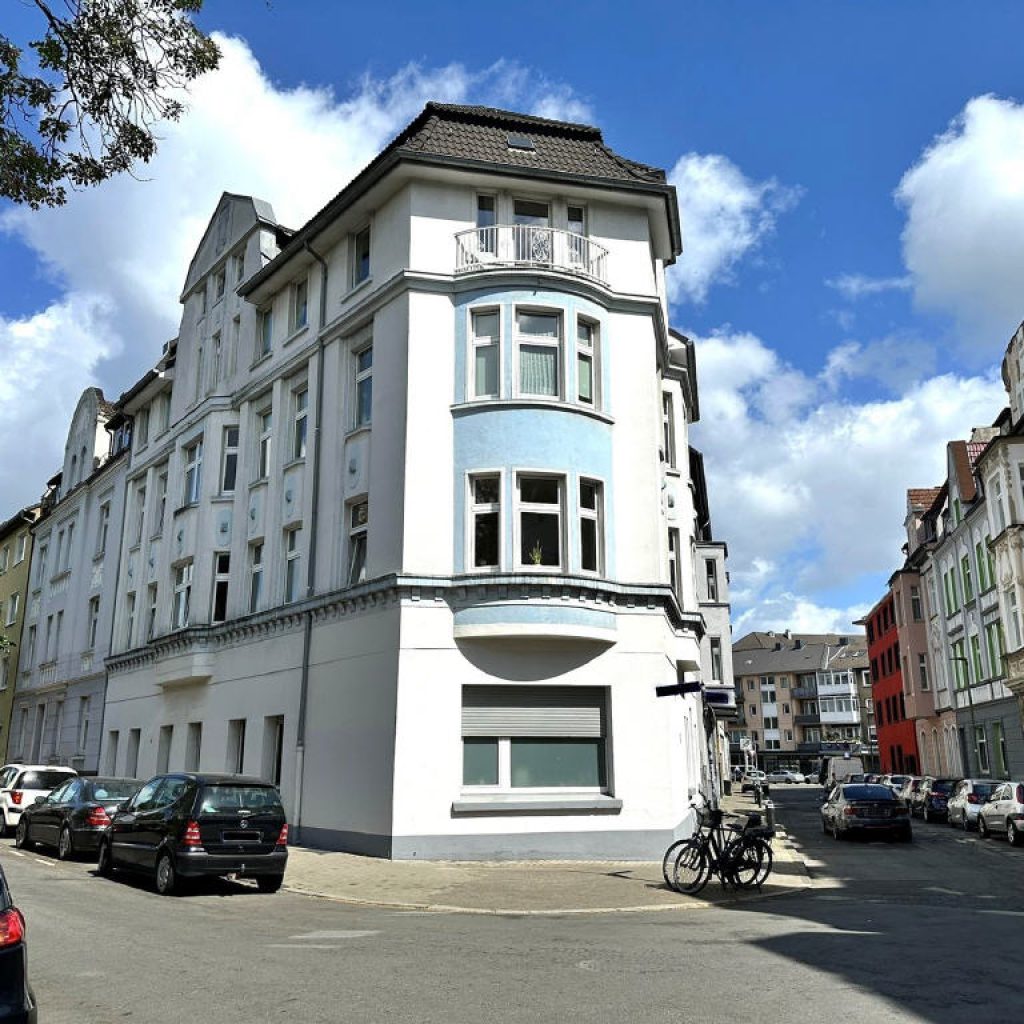 SOLIDES MEHRFAMILIENHAUS IM BOCHUMER GLEISDREIECK