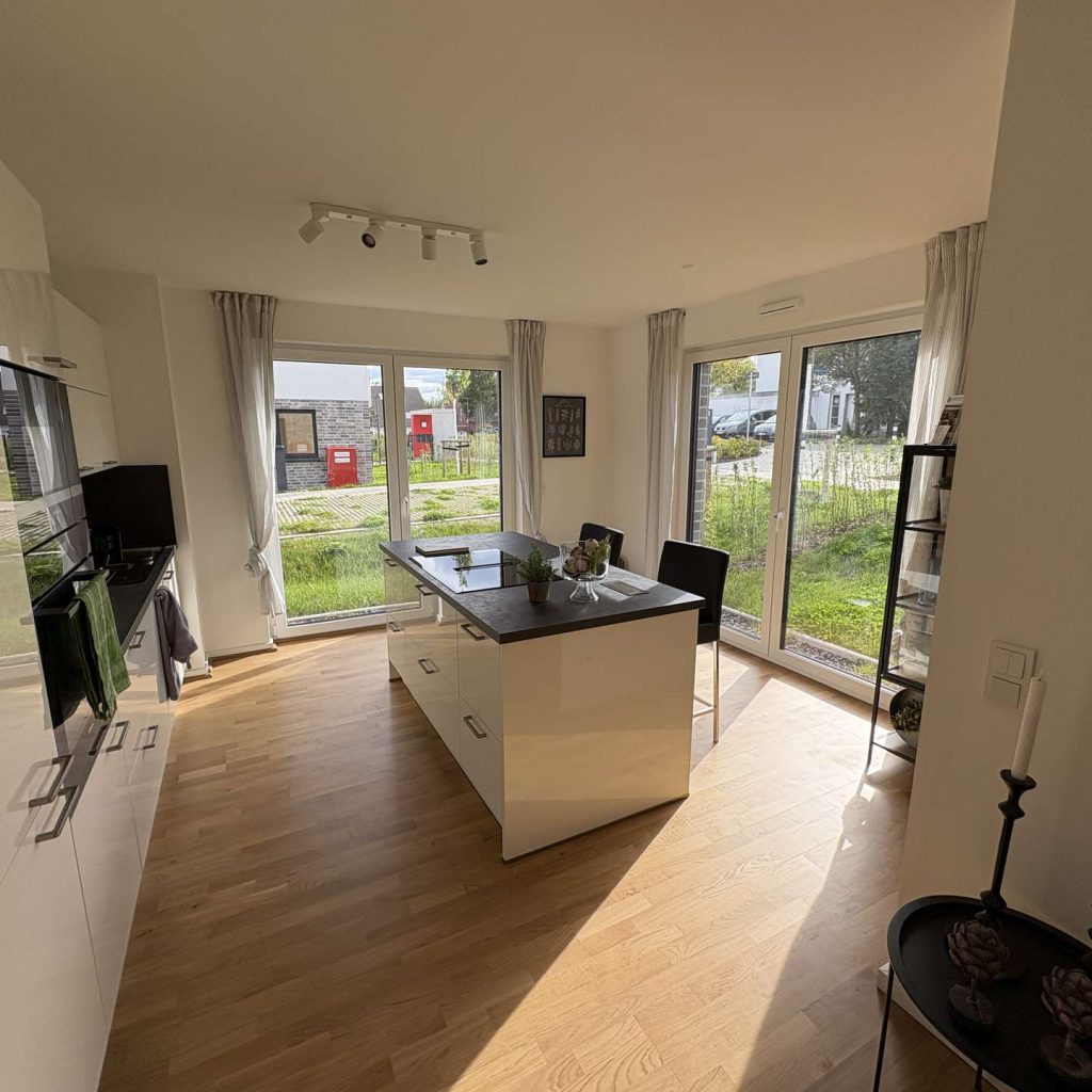 Moderne 4-Zimmer-Neubauwohnung mit Balkon im Dortmunder Süden
