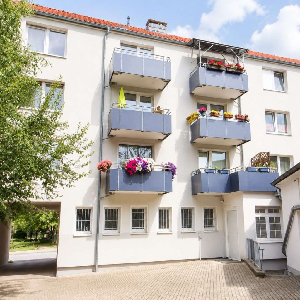 Erstklassig modernisiert - 3 Zimmer-Wohnung mit Balkon in Do-Hörde