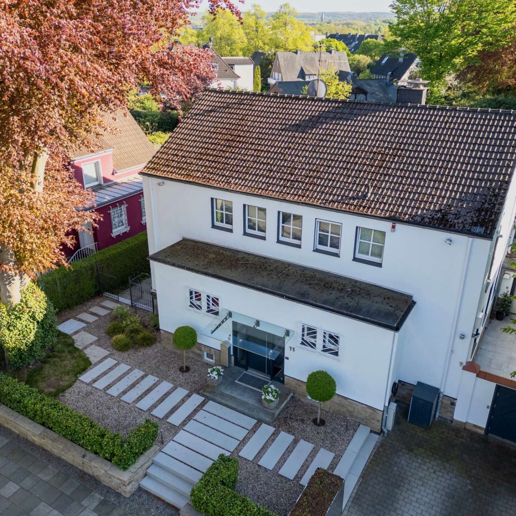 Einfamilienhaus mit Einliegerwohnung in gefragter Gartenstadtlage