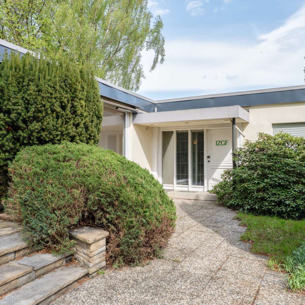 Kapitalanlage und Eigennutzung vereint - Bungalow mit bestehender Arztpraxis