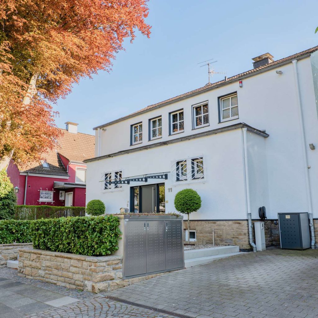 Einfamilienhaus mit Einliegerwohnung in gefragter Gartenstadtlage