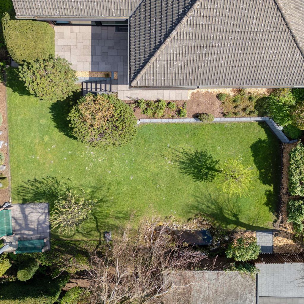 Solides und großzügiges Einfamilienhaus mit schönem Garten in Bestlage